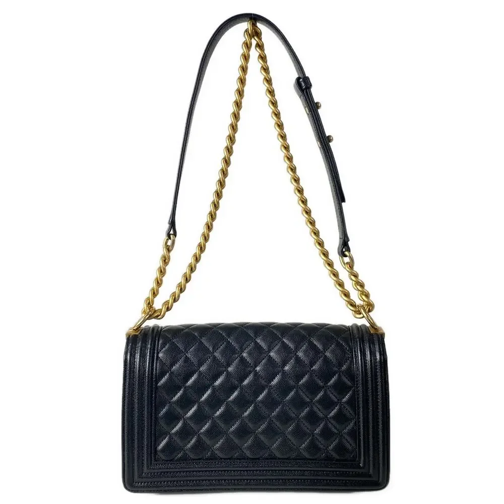 Chanel Boy Chanel / Matelasse Shoulder Bag A67086